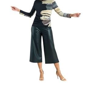 NEW CLARA SUNWOO paint stroke side detail top in olive/black